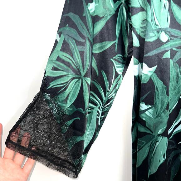 Victorias Secret Chantilly Green Palm Leaves Satin Wrap Robe Size M/L - Picture 5 of 14